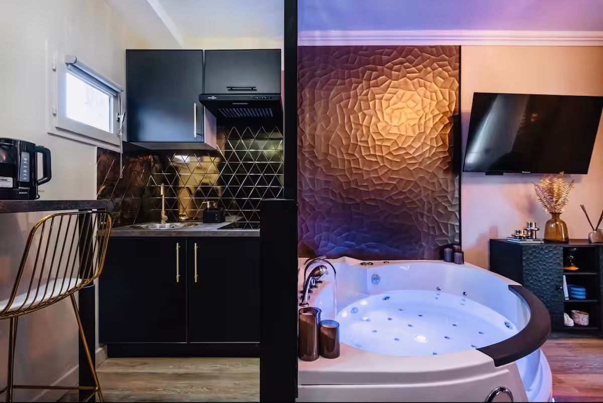 The Penthouse, miniature 21
